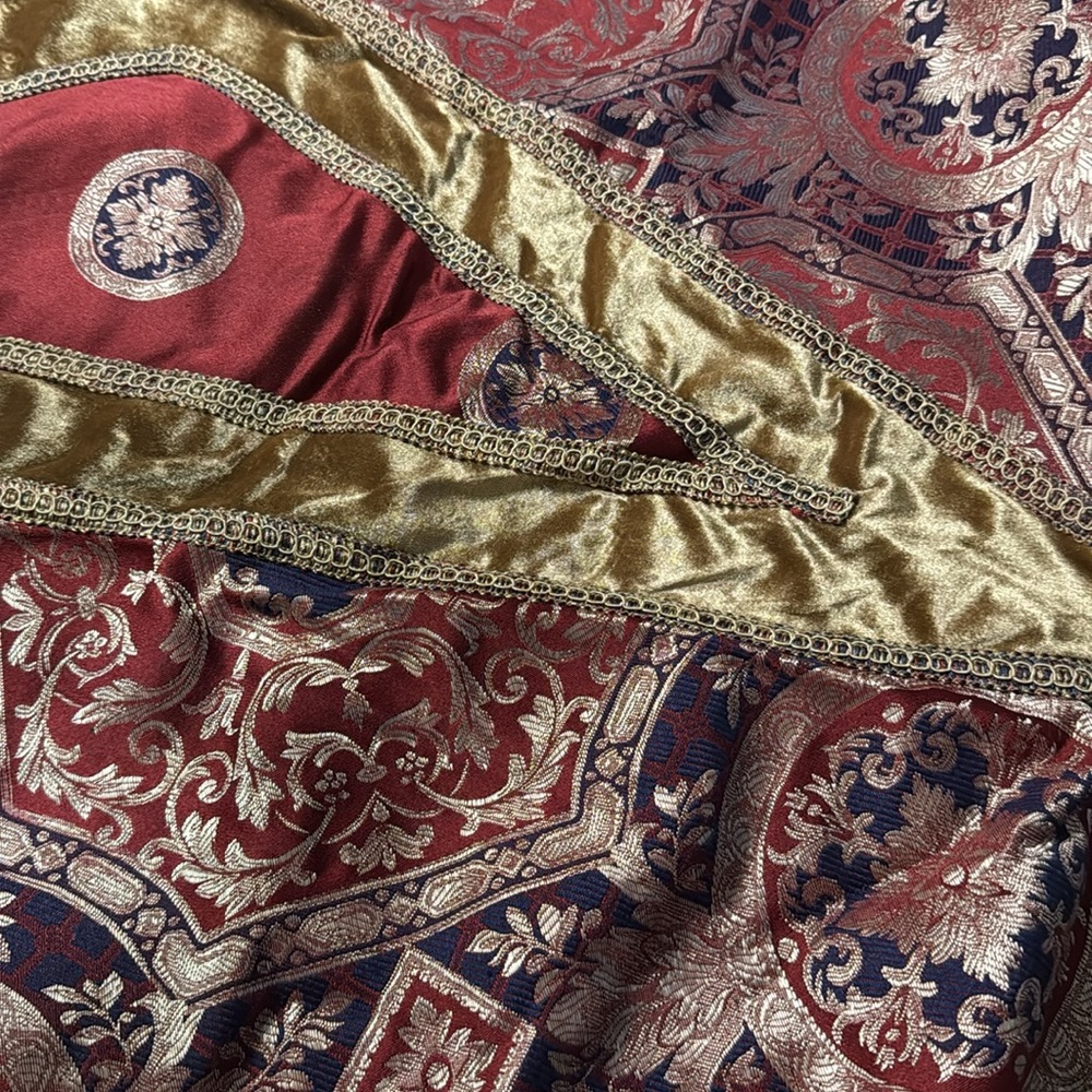 Elegant Red and Gold Tree Skirt - Picture 8 of 8